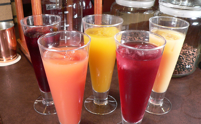 各種フロート(マンゴー・ピンクグァバ・コーヒー・抹茶)