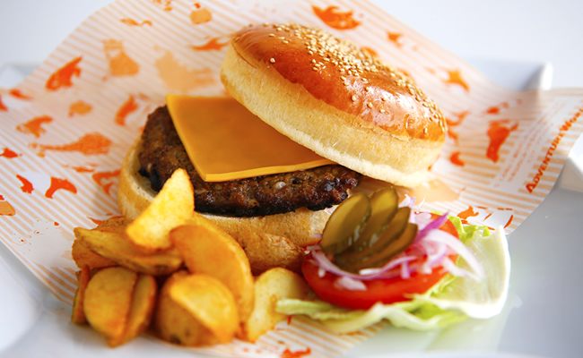 伊賀牛カントリーバーガー(ドリンク付)